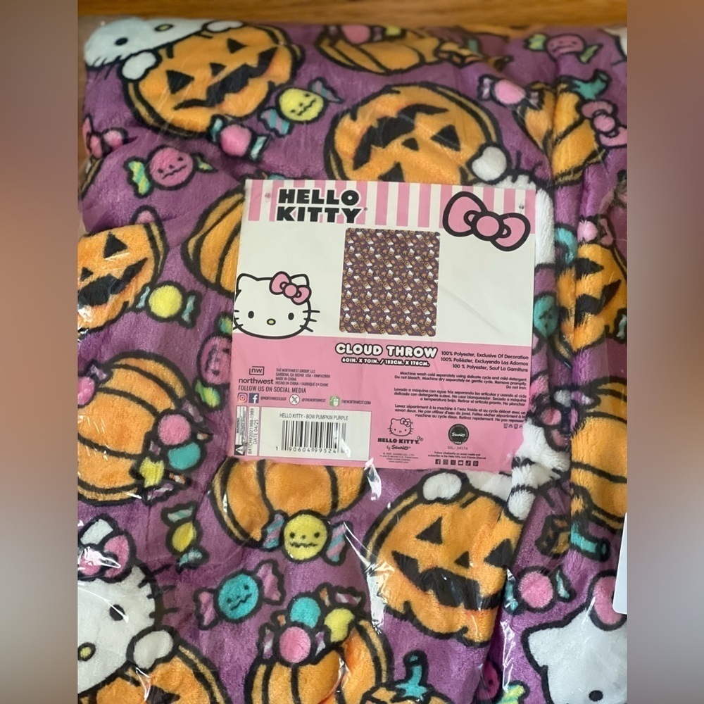 NEW Hello kitty Halloween purple bow pumpkin throw blanket cloud 60 x 70